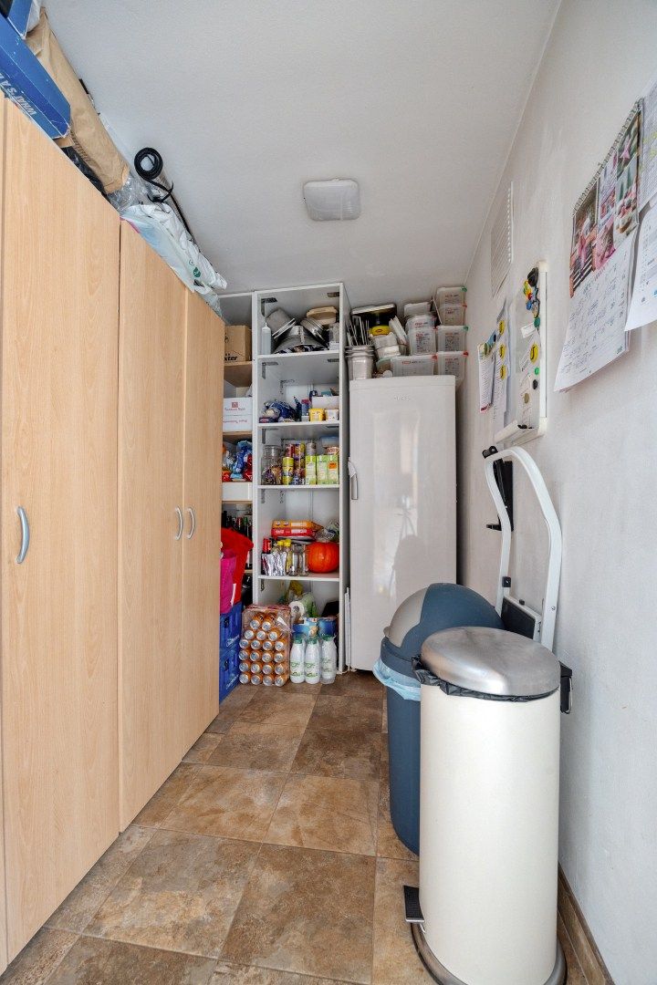 Ruime gezinswoning in rustige centrumligging foto 15