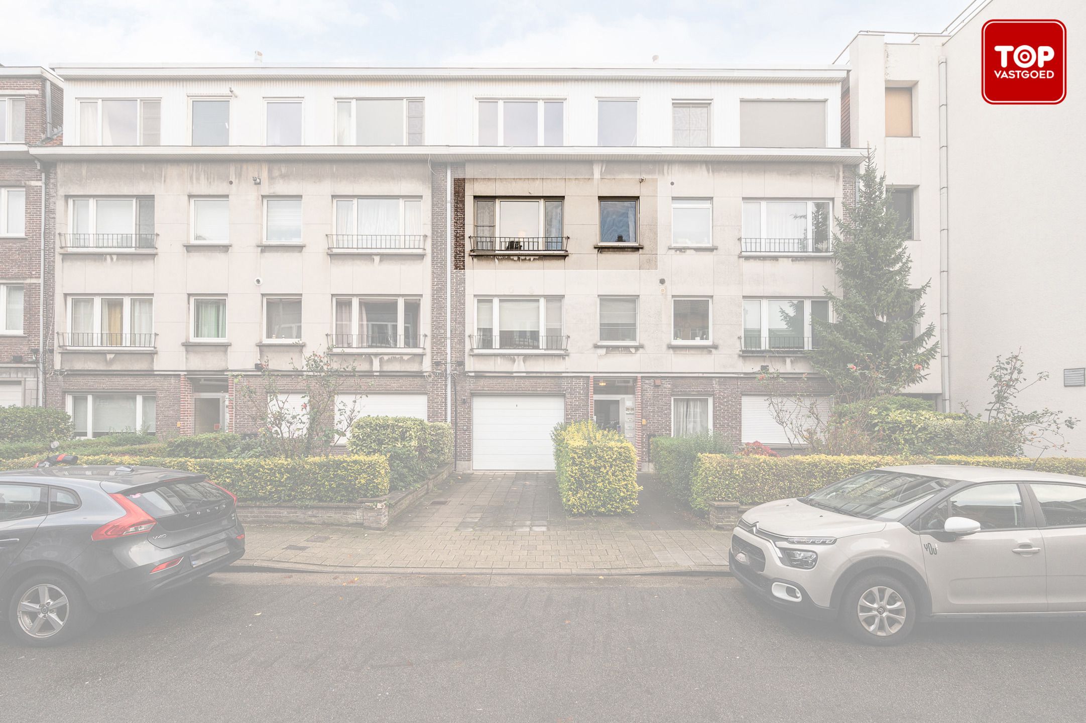 Op te frissen tweeslaapkamerappartement nabij de Stationsbuurt Gent-Sint-Pieters. foto 14