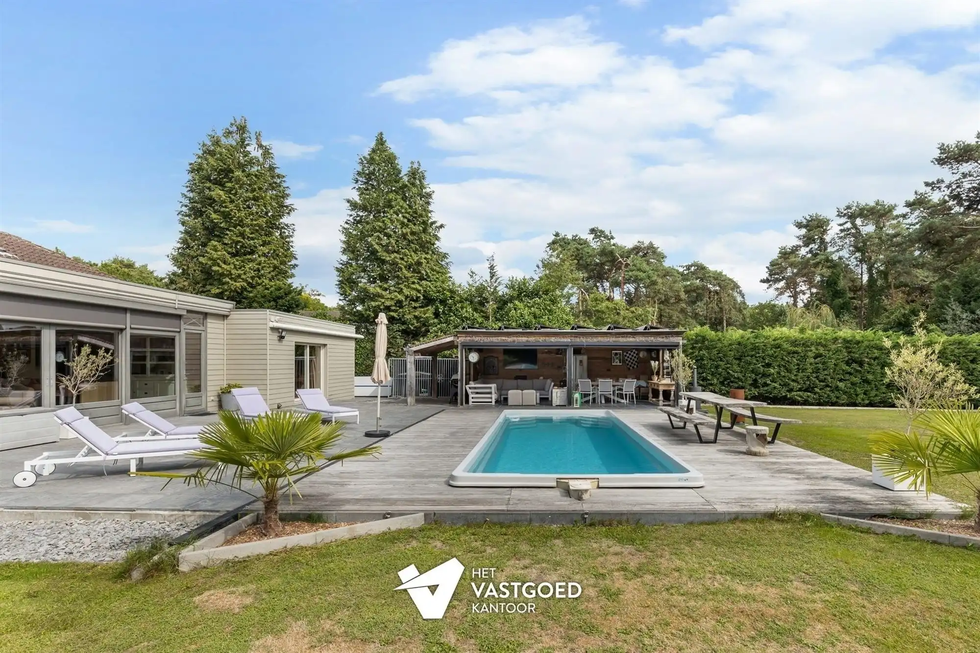 GELIJKVLOERSE VILLA MET ZWEMBAD, POOLHOUSE EN ENERGIEZUINIG WOONCOMFORT IN MOL foto 21