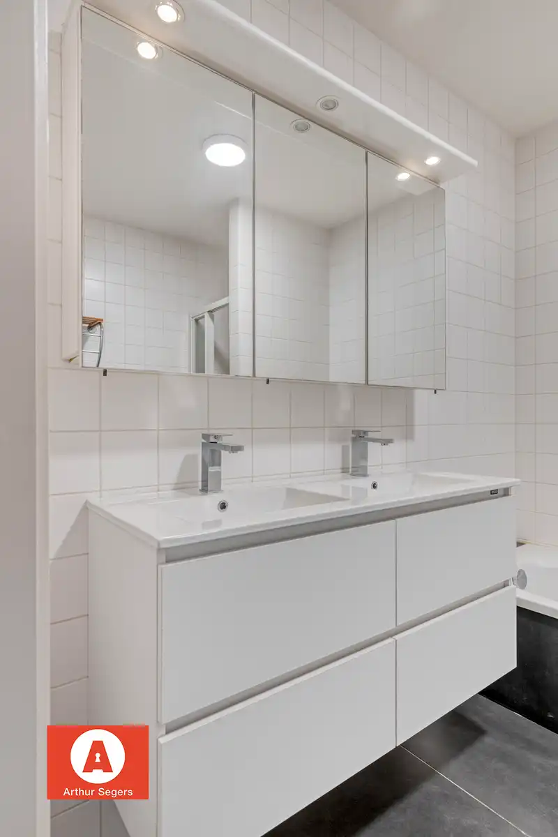 Energiezuinig gelijkvloers appartement met garage foto 20