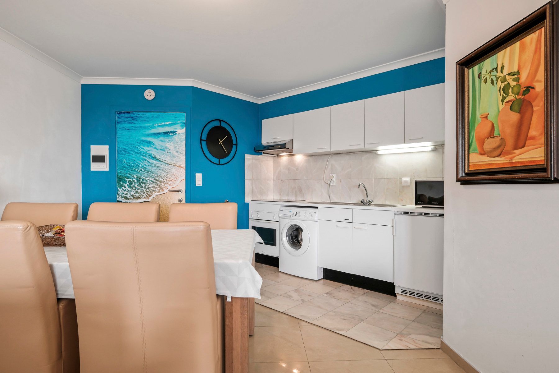 Instapklaar appartement aan de zeedijk in Oostende.  foto 3