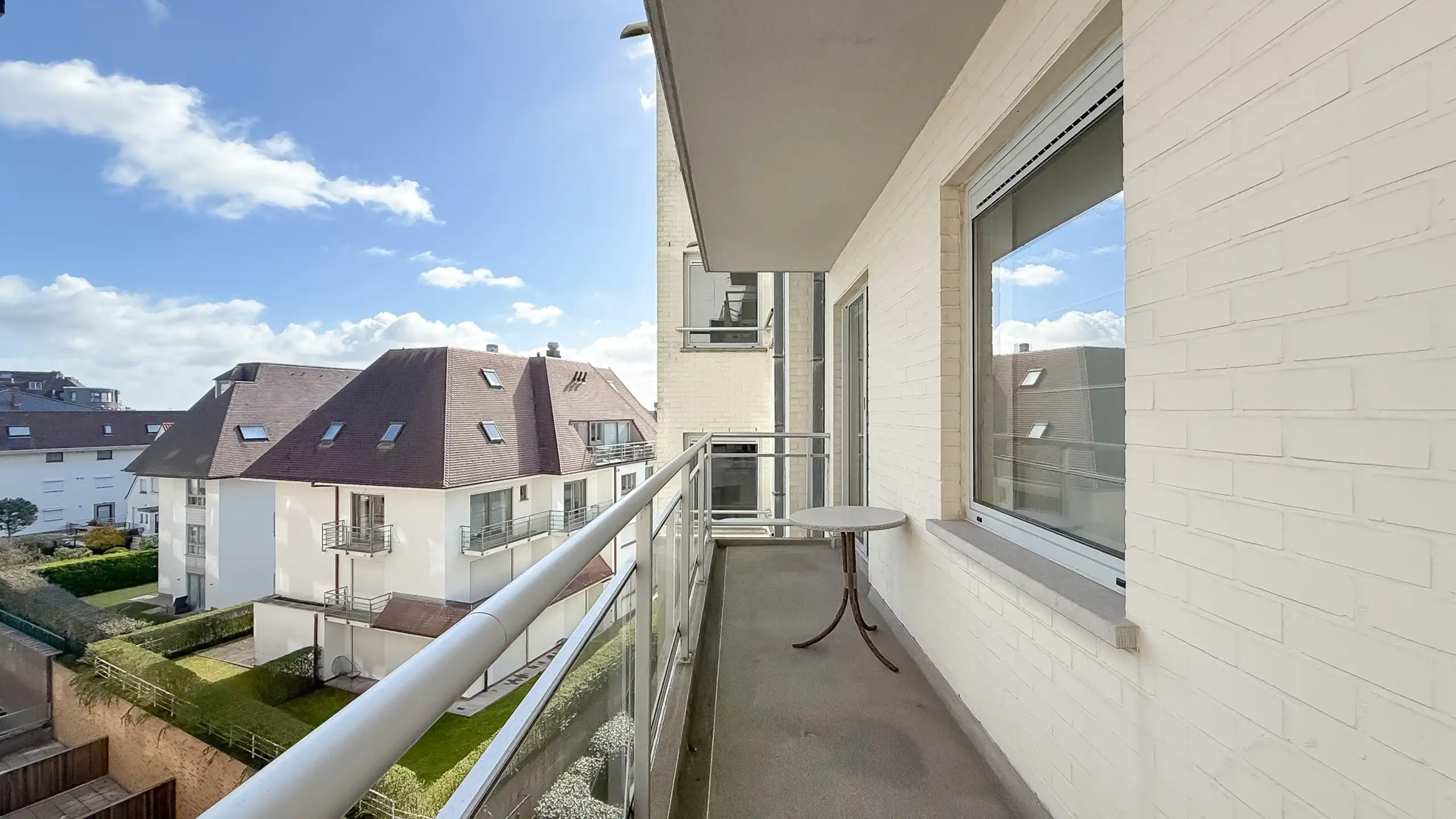 Lichtrijk appartement met terras en zeezicht in Duinbergen foto 21