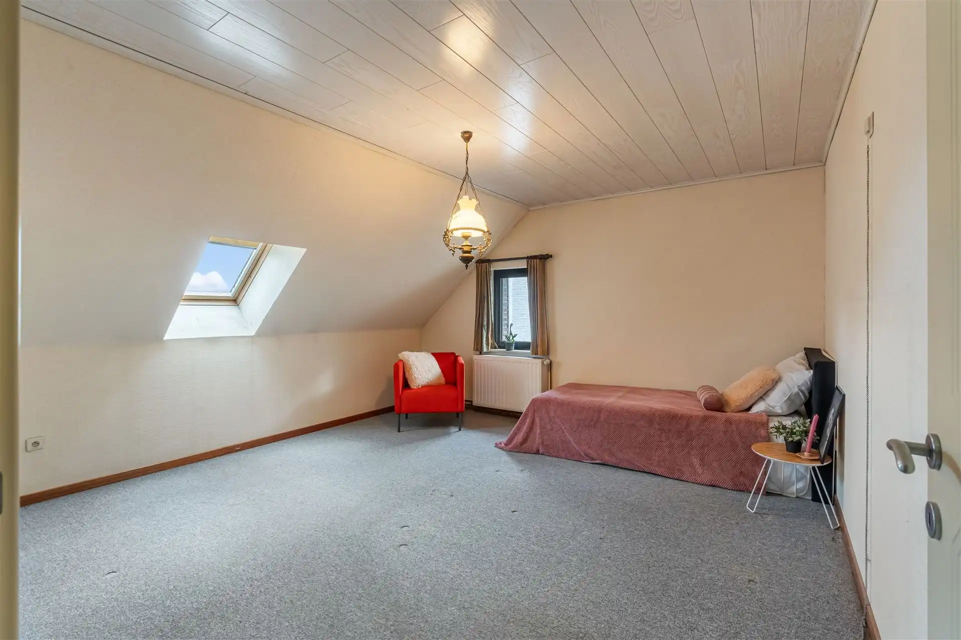 Woning met handelsgedeelte en opslagplaats. foto 17