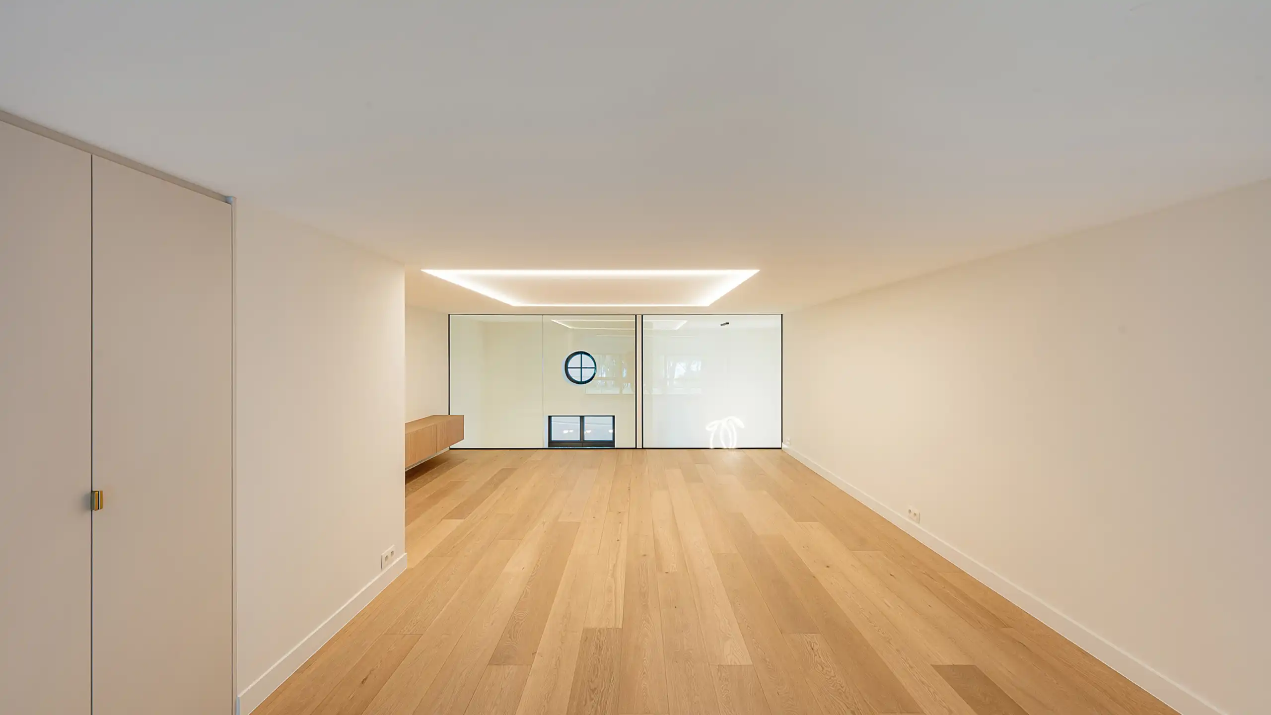Nieuwbouwappartement met prachtig zicht op Lakeside  foto 17