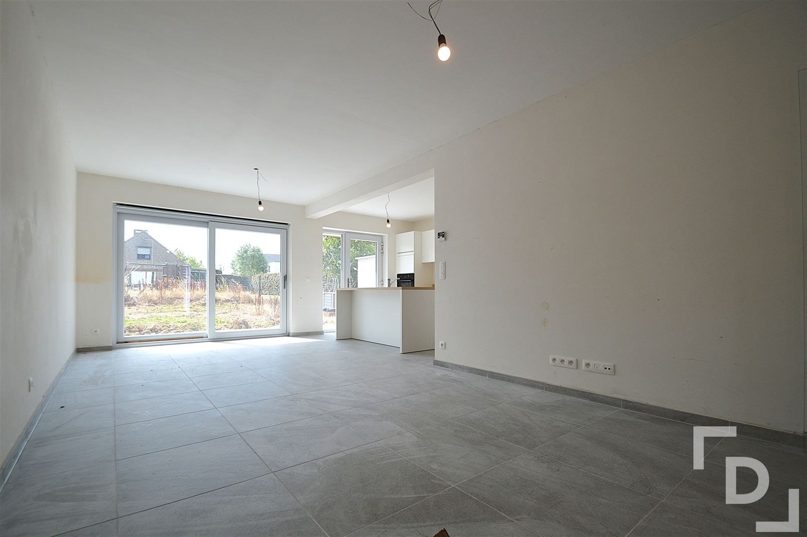 Nieuwbouwwoning met carport te huur in Wijtschate. foto 3