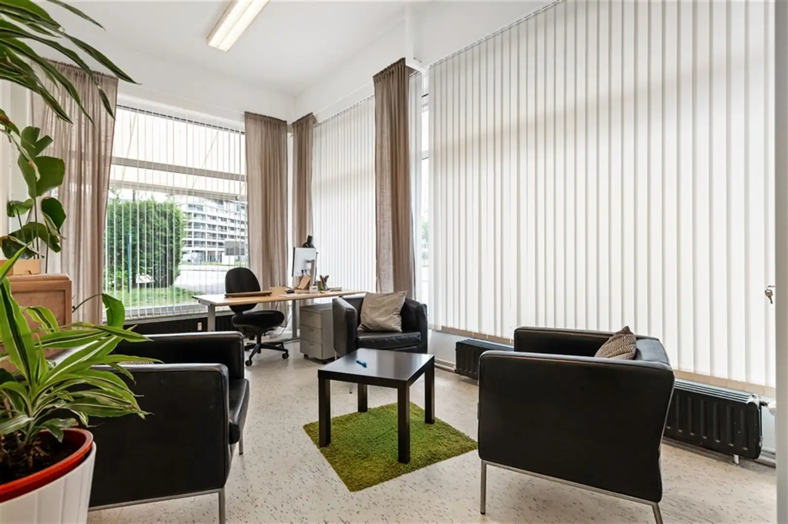 Gelijkvloers hoekkantoor te koop op topliggingop 't Zuid foto 23