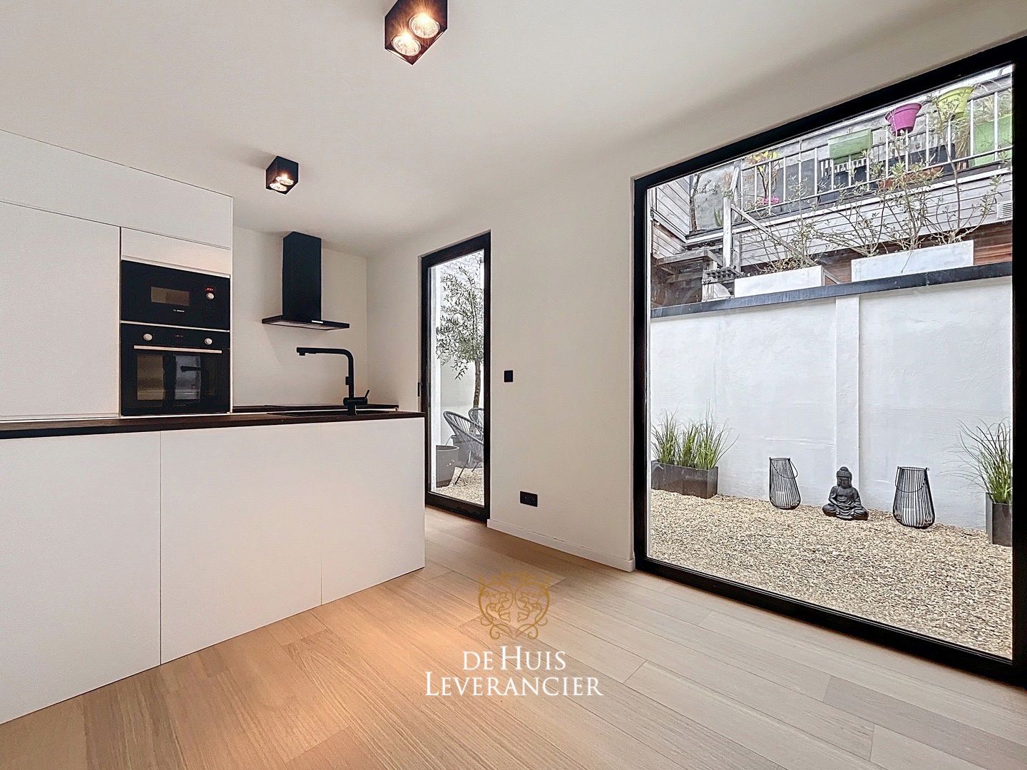 Gerenoveerde rijwoning met charme elementen  foto {{pictureIndex}}