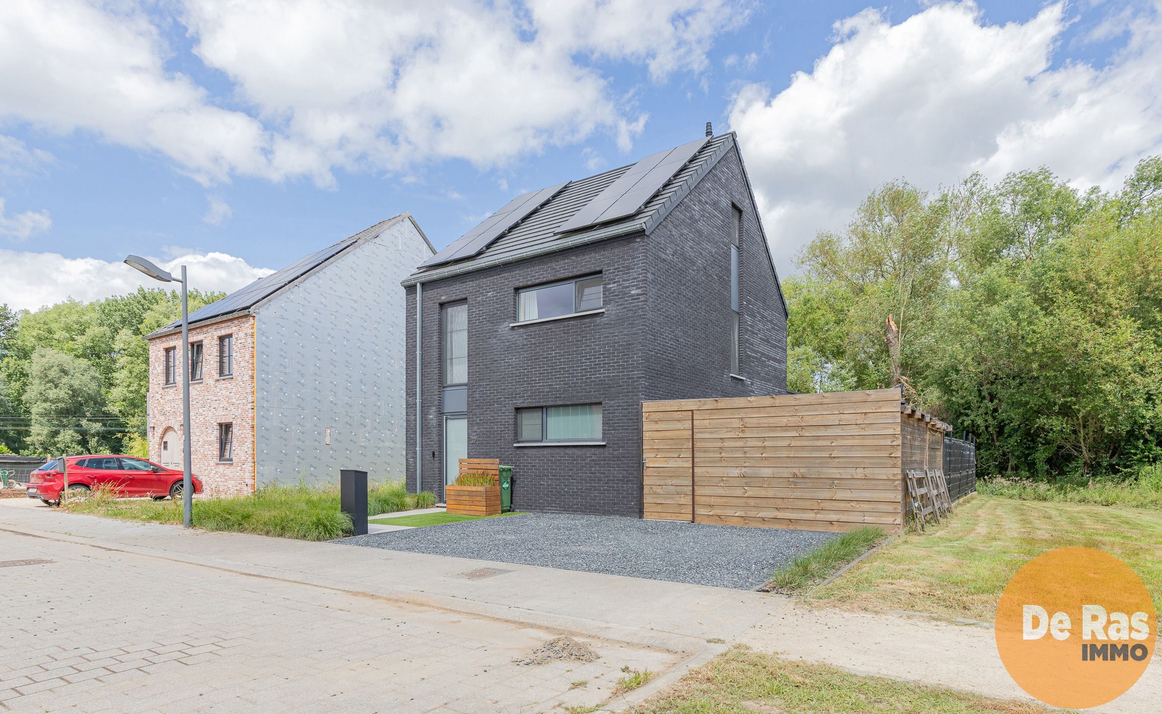 BURST - Prachtige HOB in doodlopende straat met open zicht! foto {{pictureIndex}}