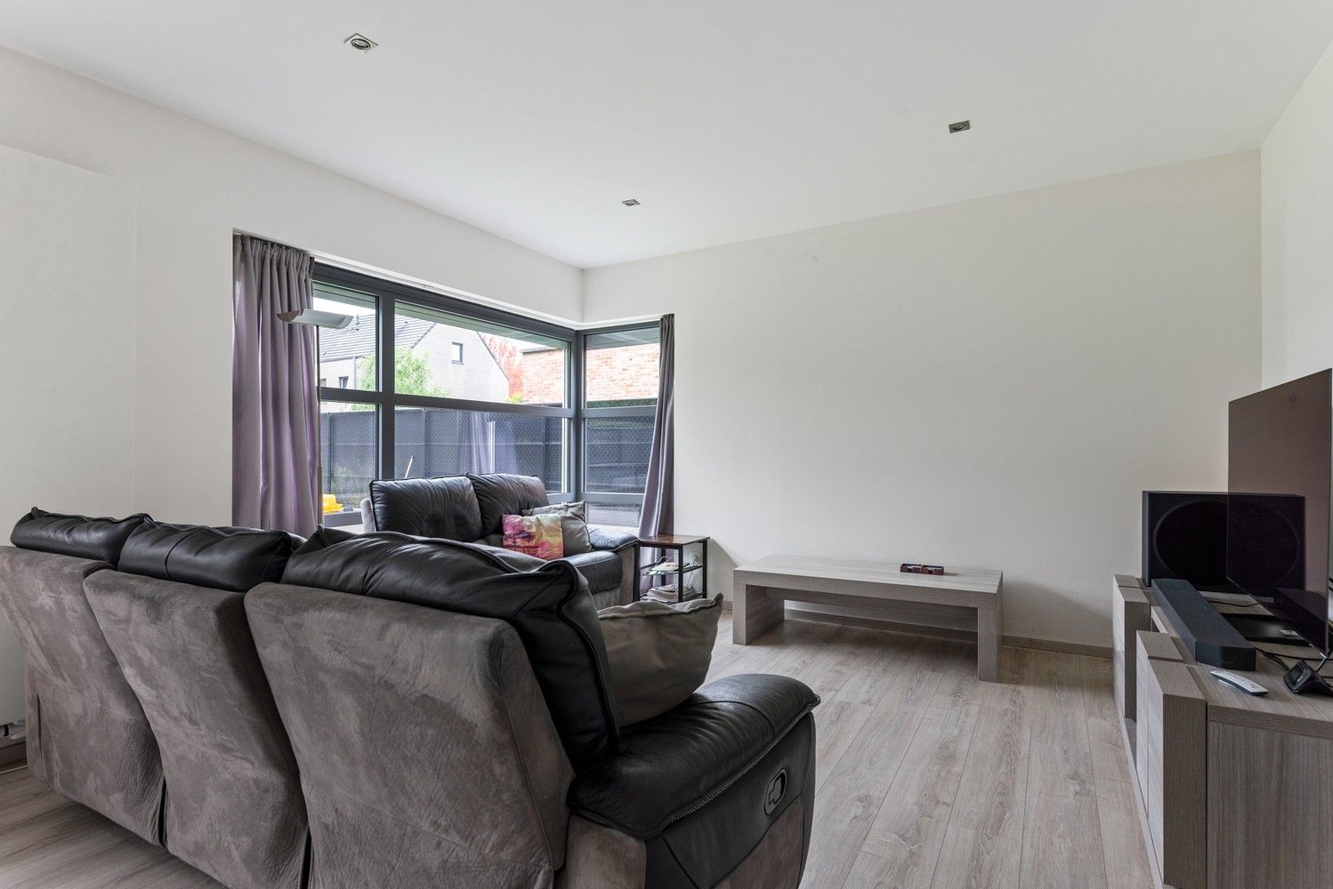 Recente open bebouwing met tuin en 4 slaapkamers te Sint-Job! foto 4