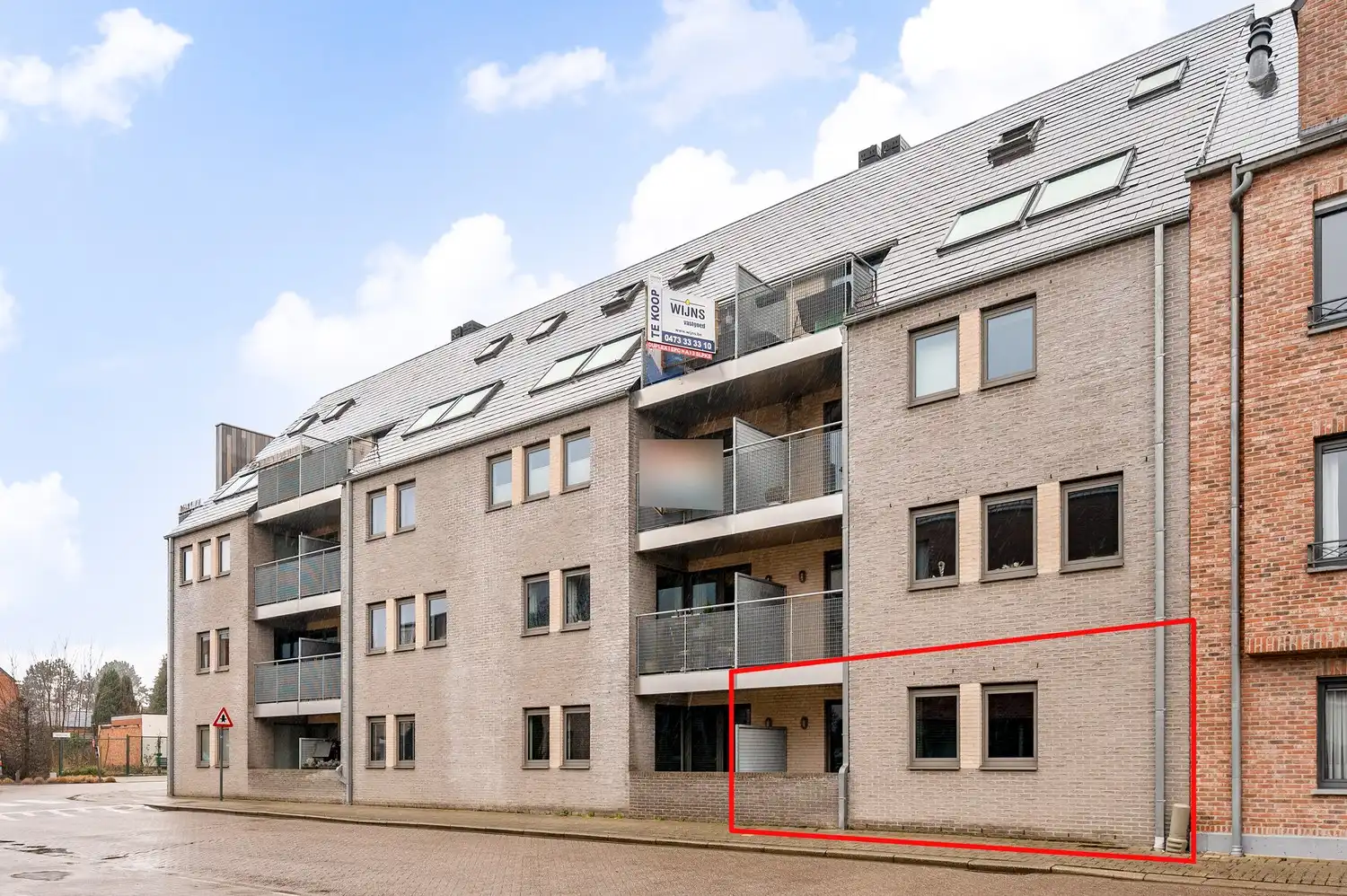 Instapklaar gelijkvloers appartement in het centrum van Beerzel. foto {{pictureIndex}}