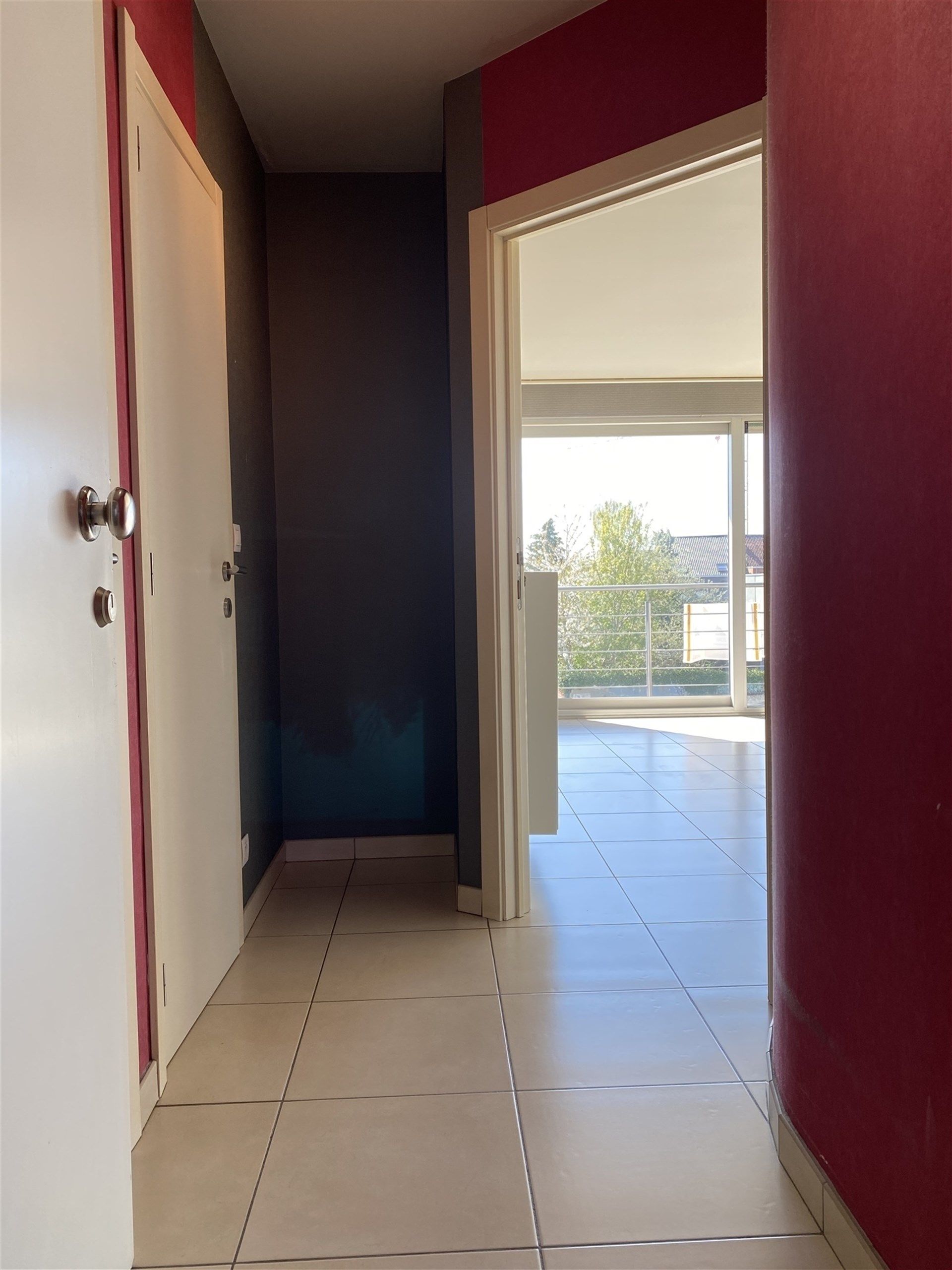 Zeer mooi gelegen instapklaar appartement op de tweede verdieping van de residentie “Square”. foto 2
