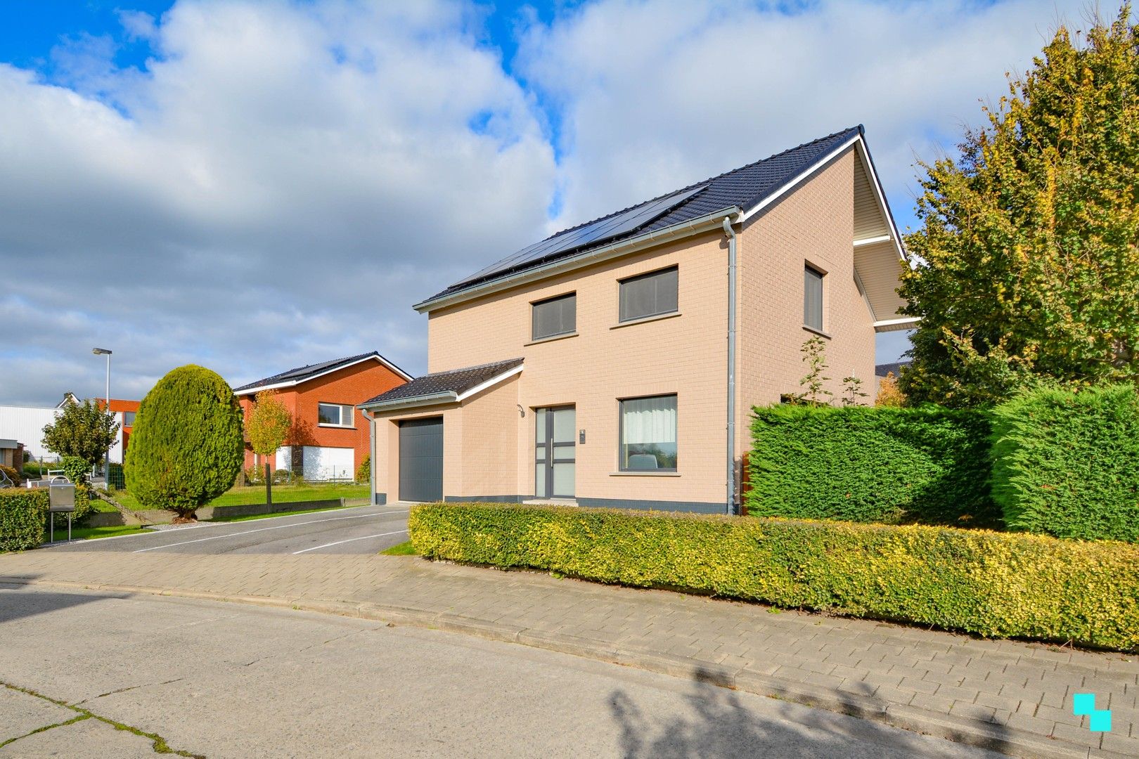 Instapklare woning op kindvriendelijke ligging te Hooglede foto {{pictureIndex}}