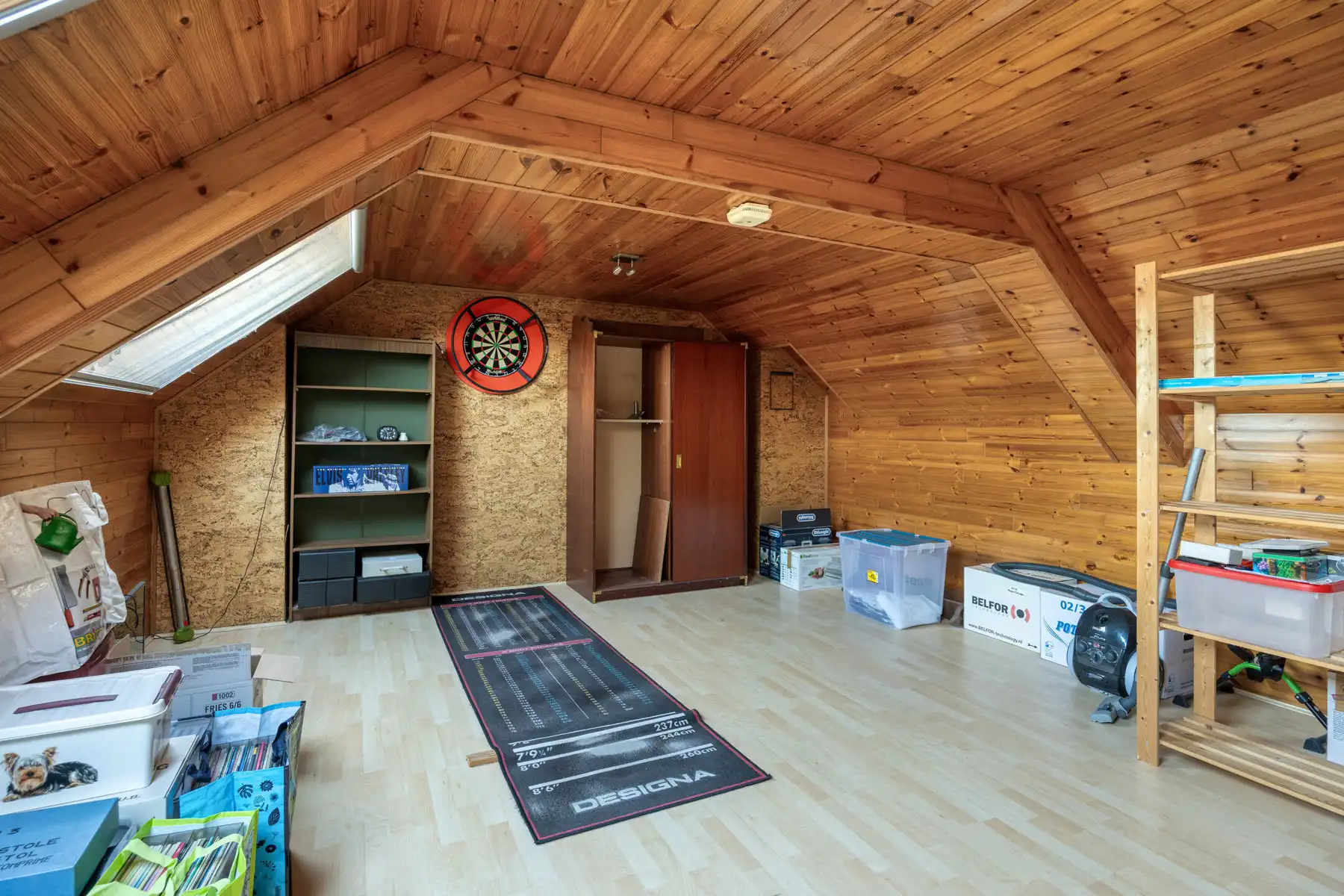 Leemans Immobiliën presenteert u  deze gerenoveerde, instapklare woning in het bruisende hart van Denderleeuw. foto 17