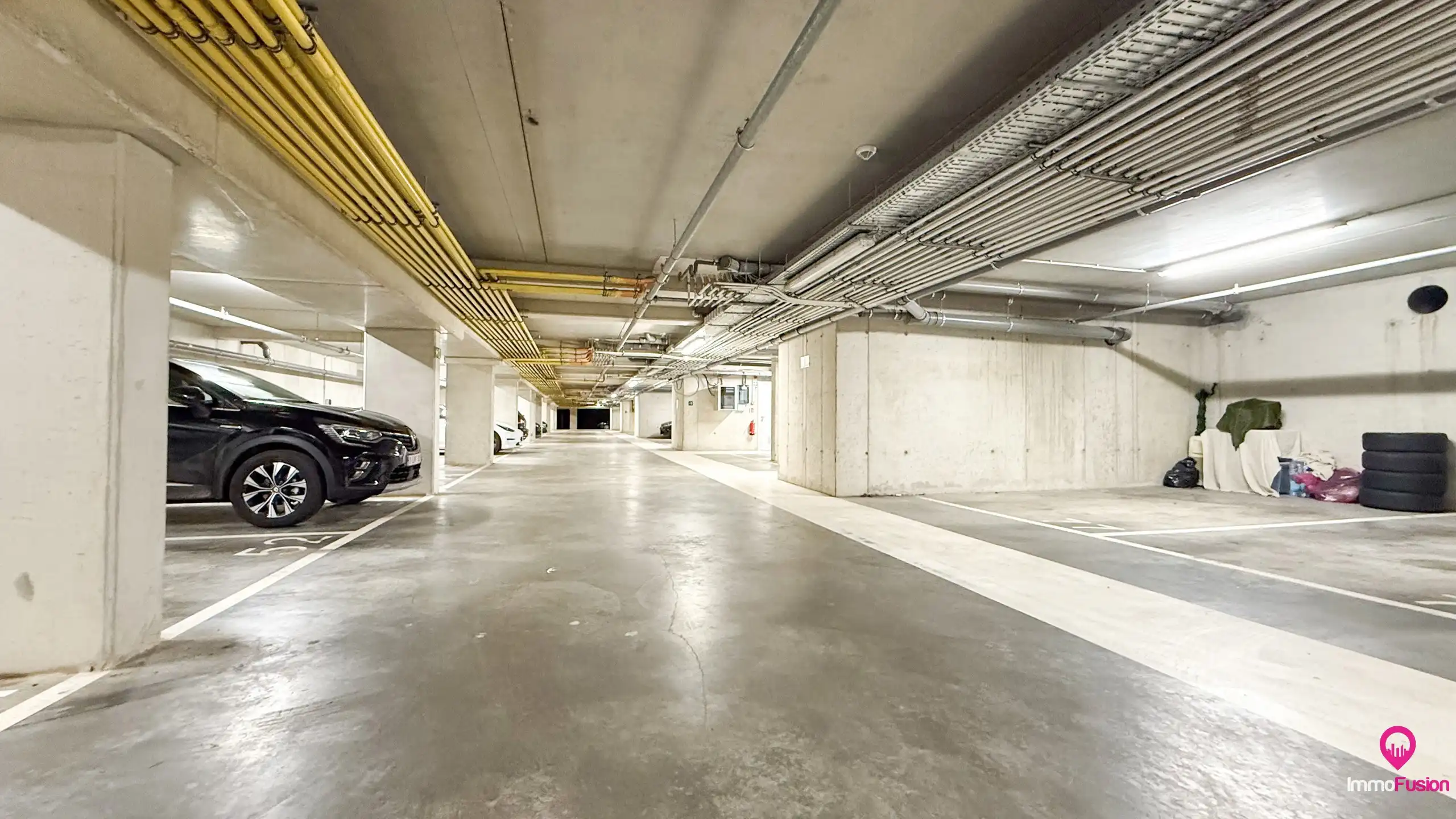 Modern appartement , bemeubeld met vrij uitzicht en parkeerplaats! foto 34