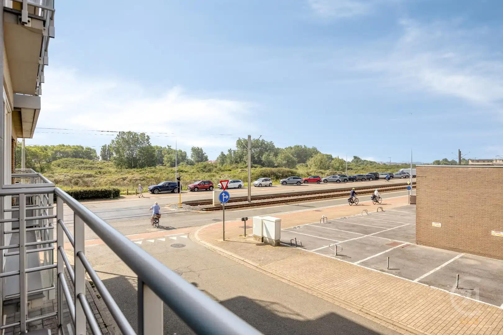 Instapklaar appartement met zijdelings zeezicht op toplocatie in Middelkerke foto 14