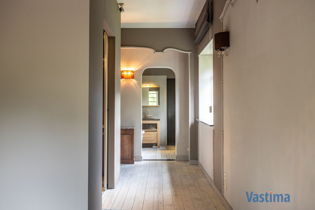 Karaktervolle villa met authentieke charme in een groene setting foto 25