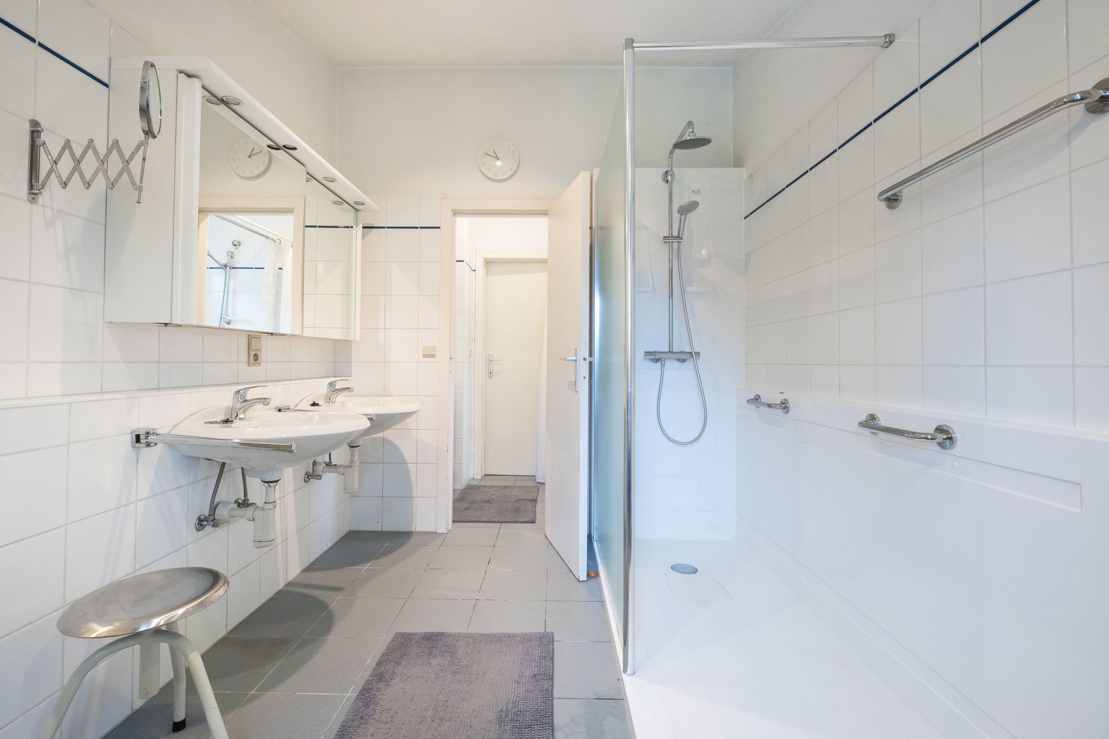 Te renoveren villa met groot potentieel foto 13