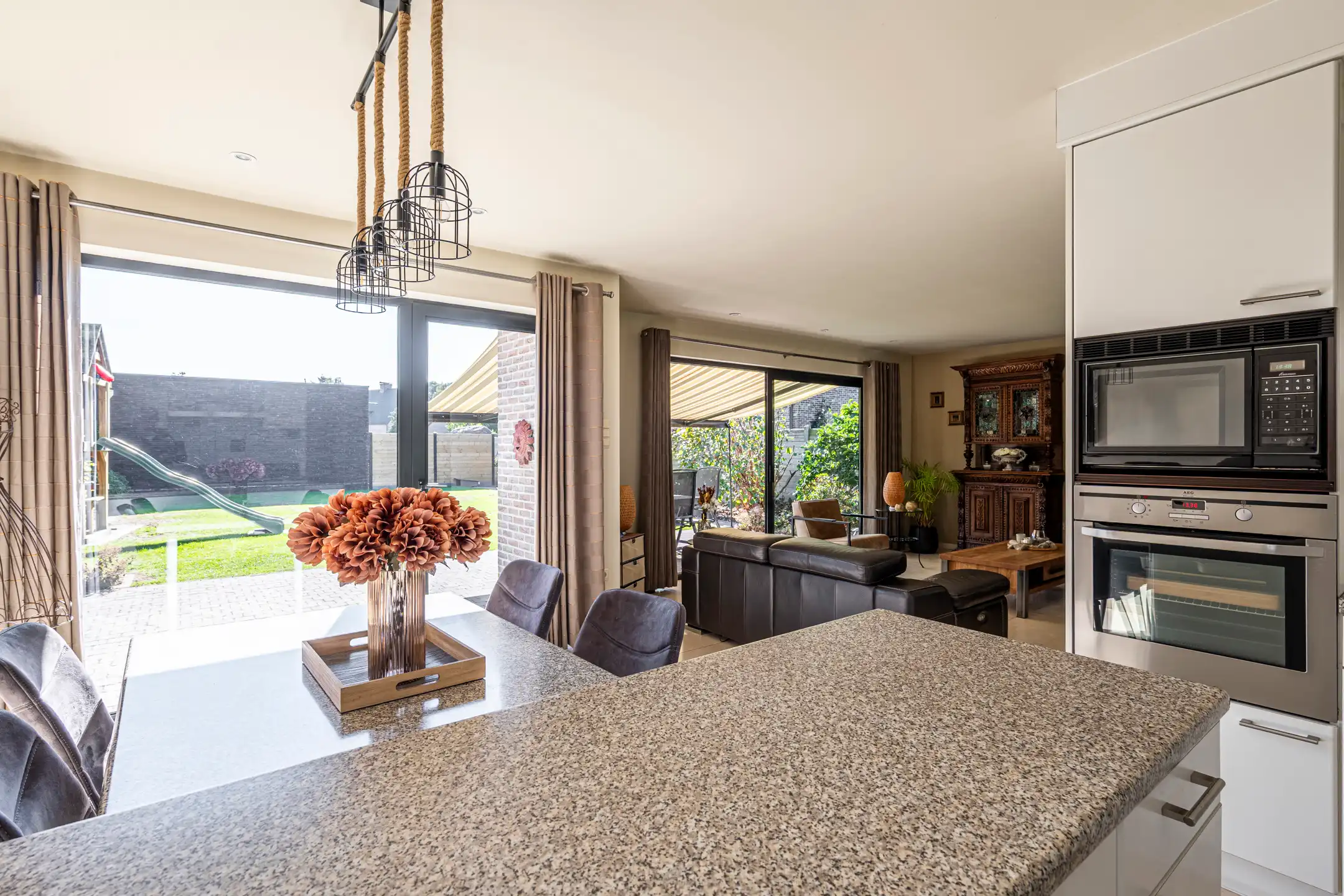 Goed onderhouden vrijstaande woning op 600 m² grond. foto 9