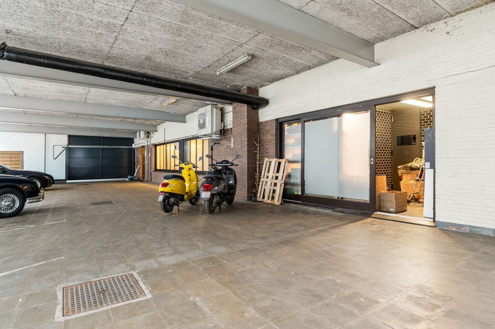 Commercieel gelijkvloers te huur met toplocatie in Brasschaat foto 11