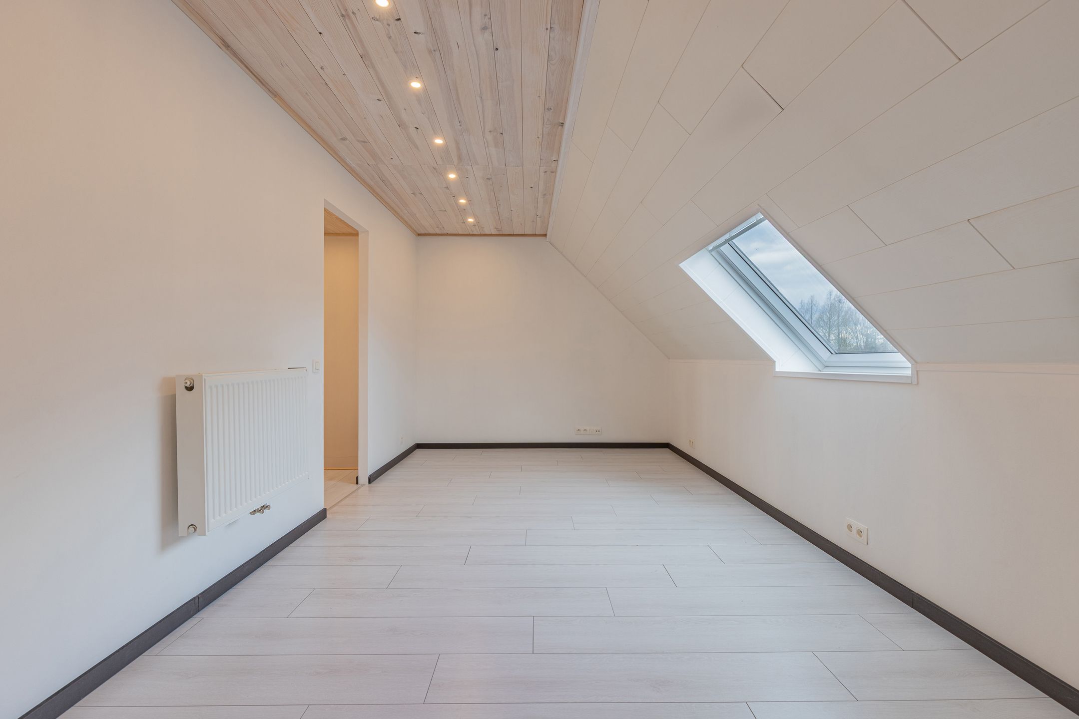 LEDE - Grote nieuwbouwwoning met tuin, terras en garage foto 15