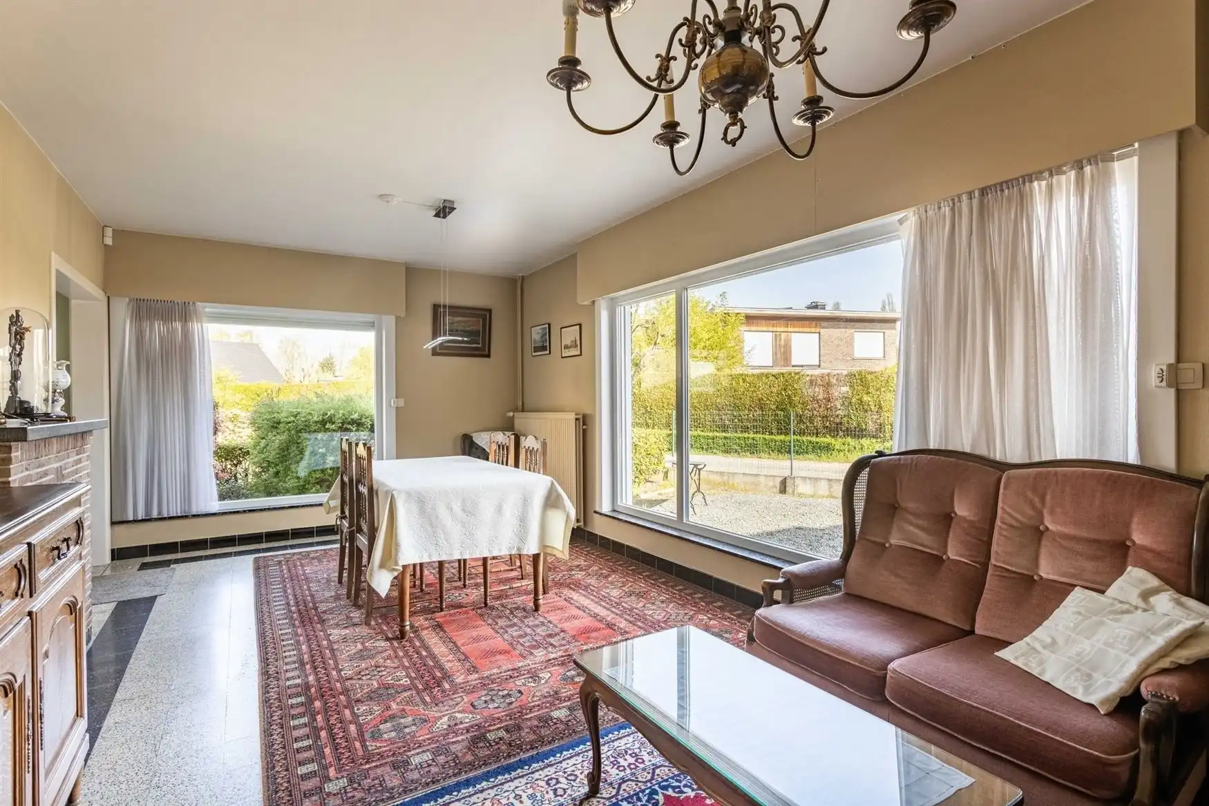 Ruime open bebouwing met zonnige tuin in Bachte-Maria-Leerne.  foto 6