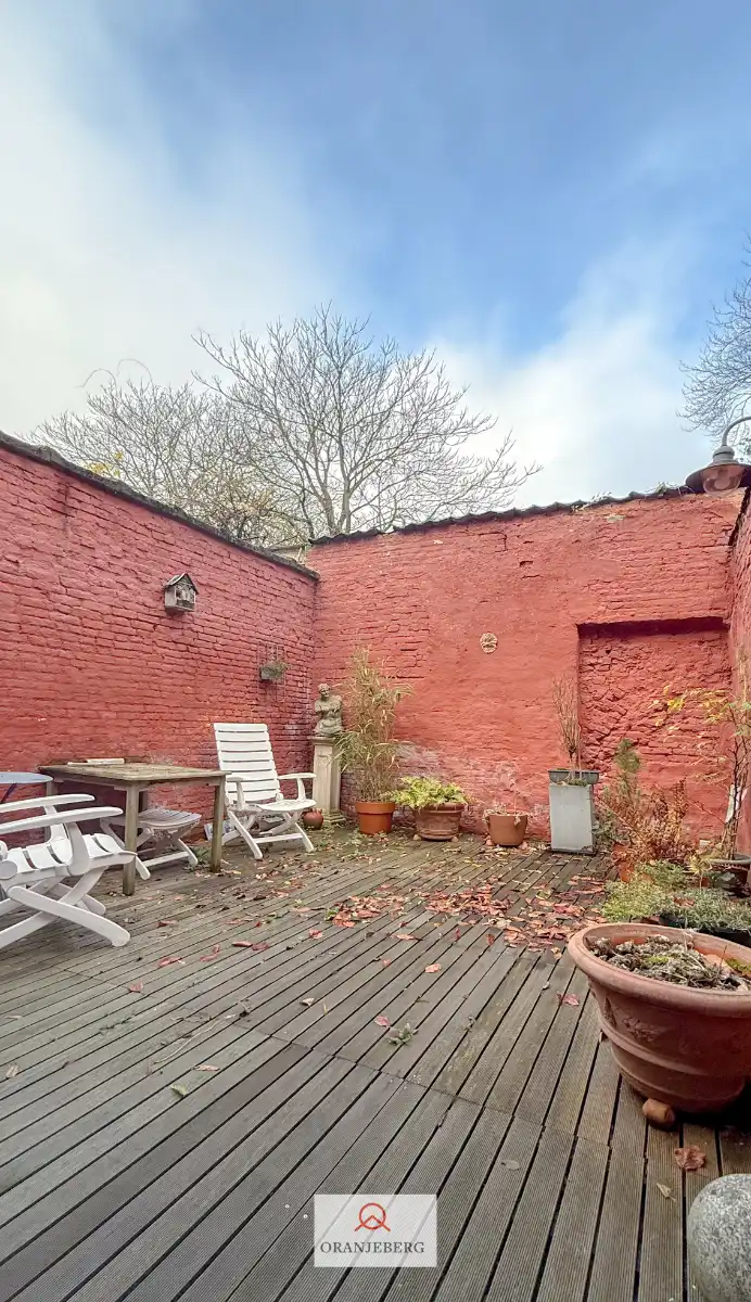 Huis met tuintje vlakbij Coupure foto 3