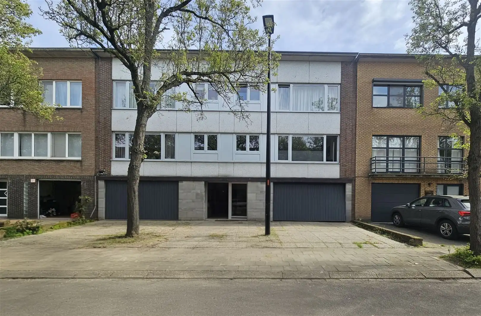 Ruim appartement met 2slps, tuin en garage. foto {{pictureIndex}}