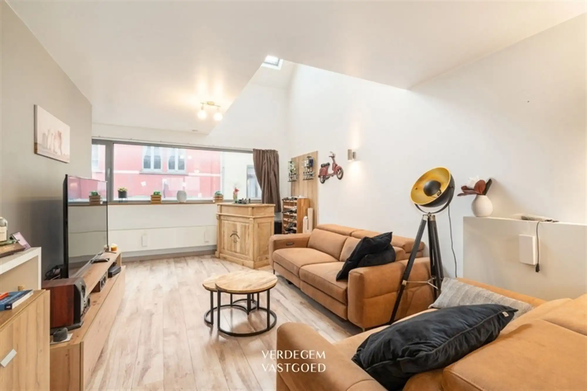 Goeddraaiende broodjeszaak met woonst aan Ten Doorn foto 9