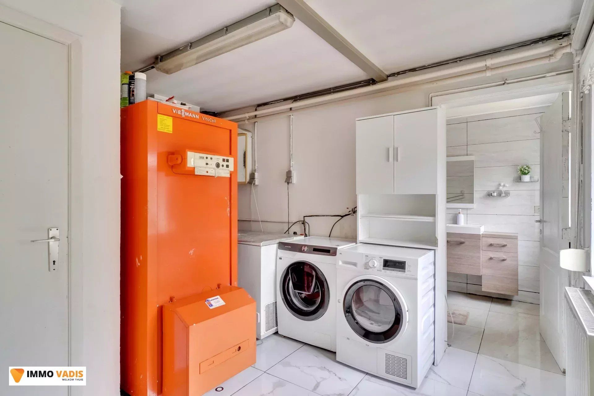 gerenoveerde gezinswoning met 5 slaapkamers foto 4