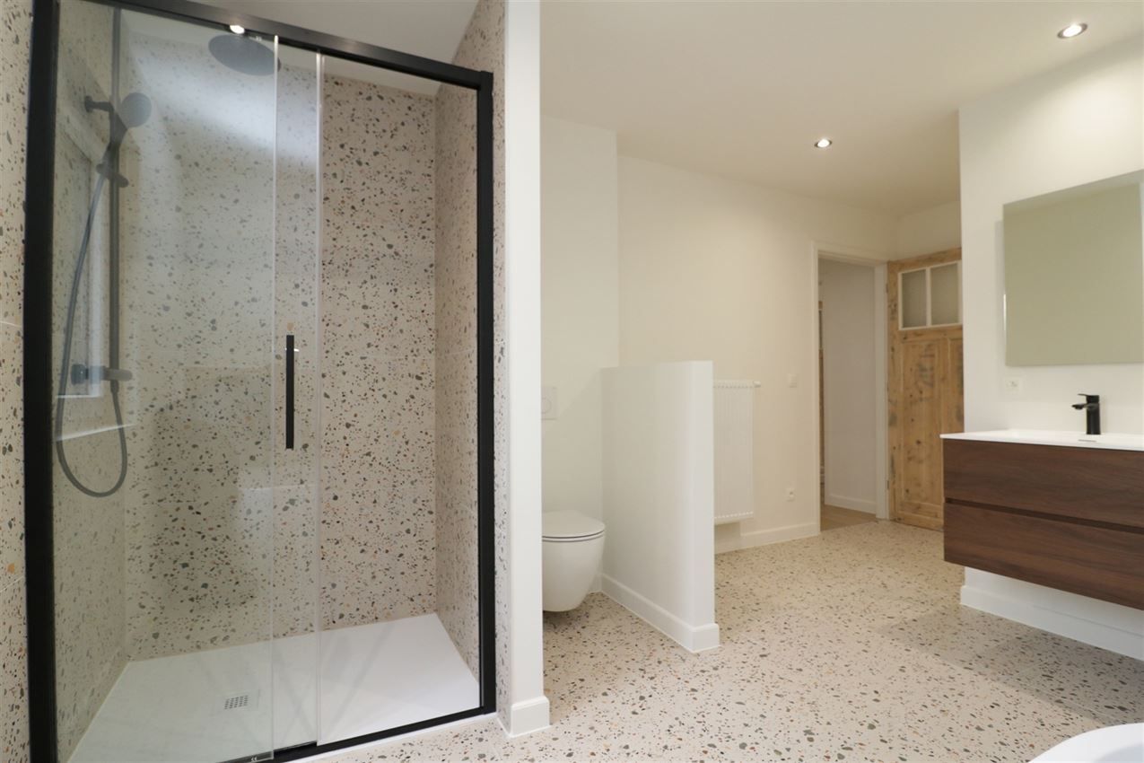 Hoogwaardig gerenoveerde stadswoning met 3slk en tuintje foto 20