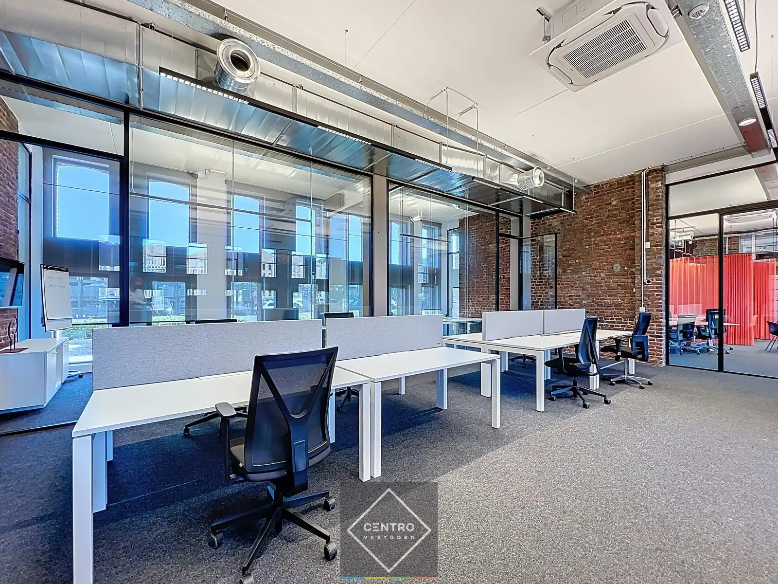 Instapklare KANTOORRUIMTE (357,50 m²) - ALL-IN formule (huur, verbruik, randaccomodatie,...) te Kortrijk ! foto 12