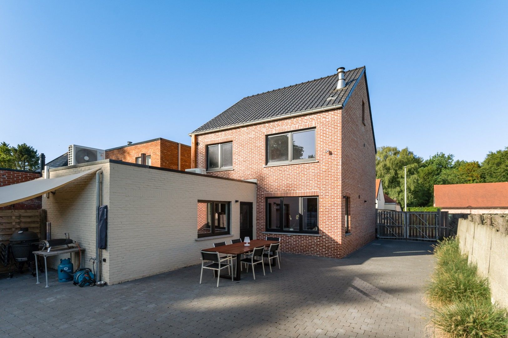 Recent totaal gerenoveerde instapklare woning (EPC A) met zonnige tuin en garage! foto 18