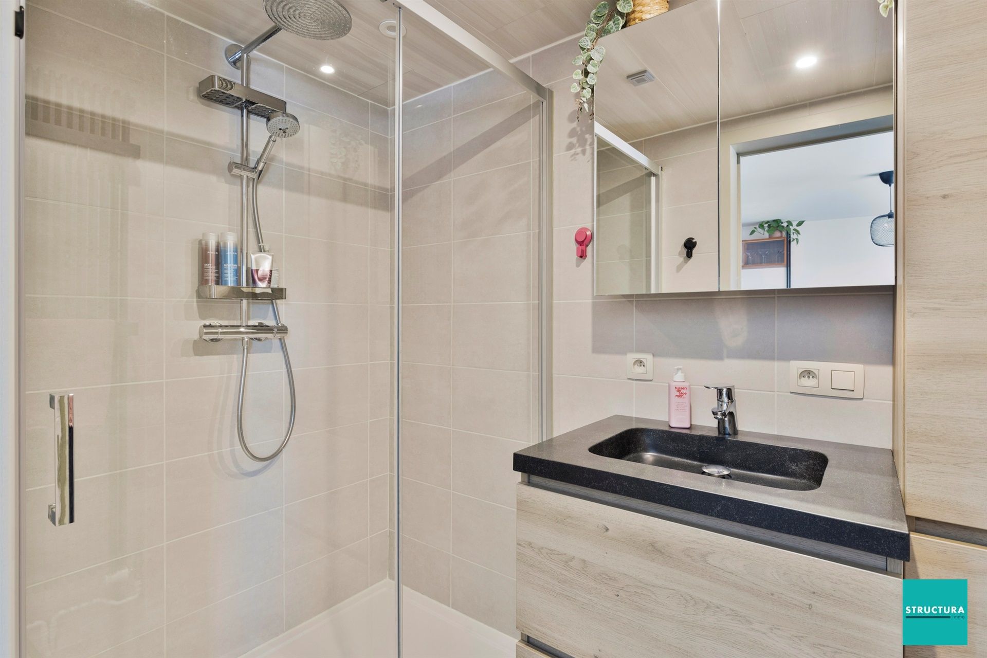 Instapklaar wonen op toplocatie! foto 11