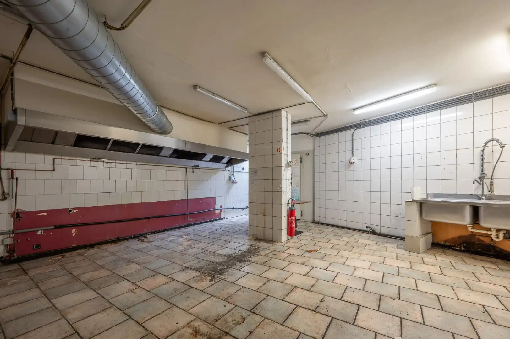 Hoekhandelspand op Toplocatie aan de Kustlaan 24, Knokke foto 7