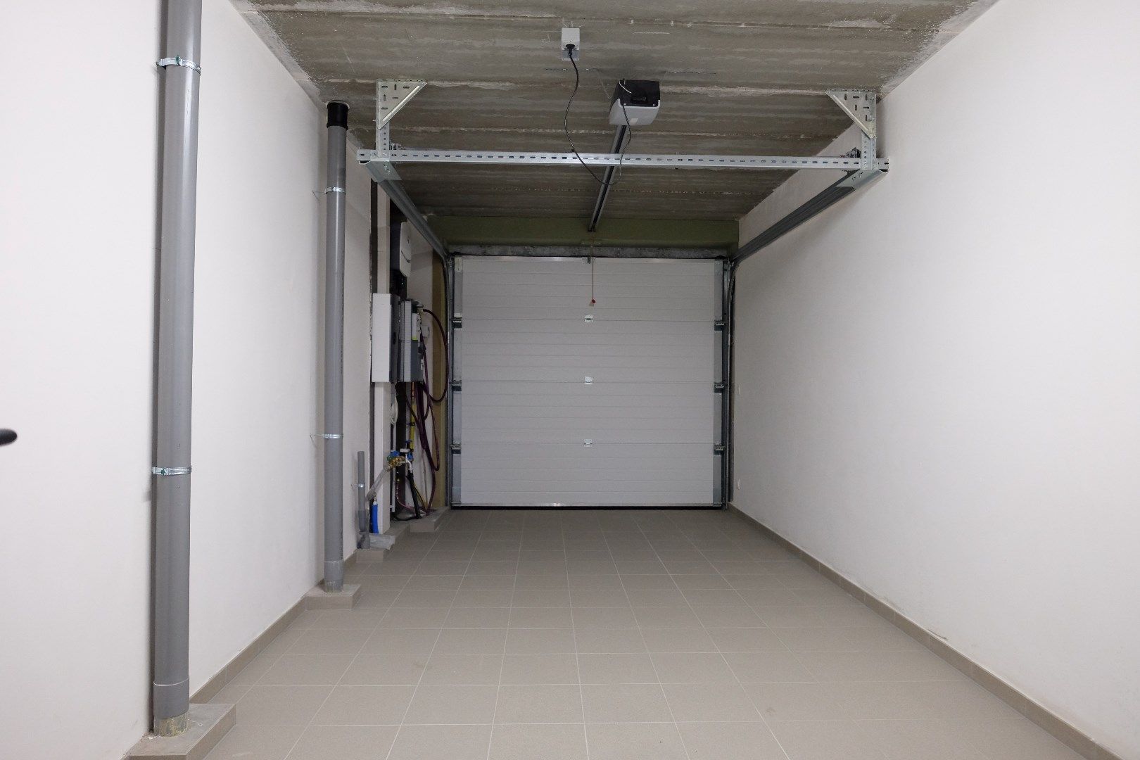 Instapklare nieuwbouwwoning met garage foto 7