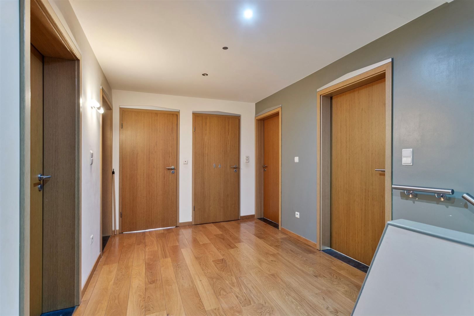 TE KOOP: Ruime woning met praktijkruimte in Maasmechelen! foto 14