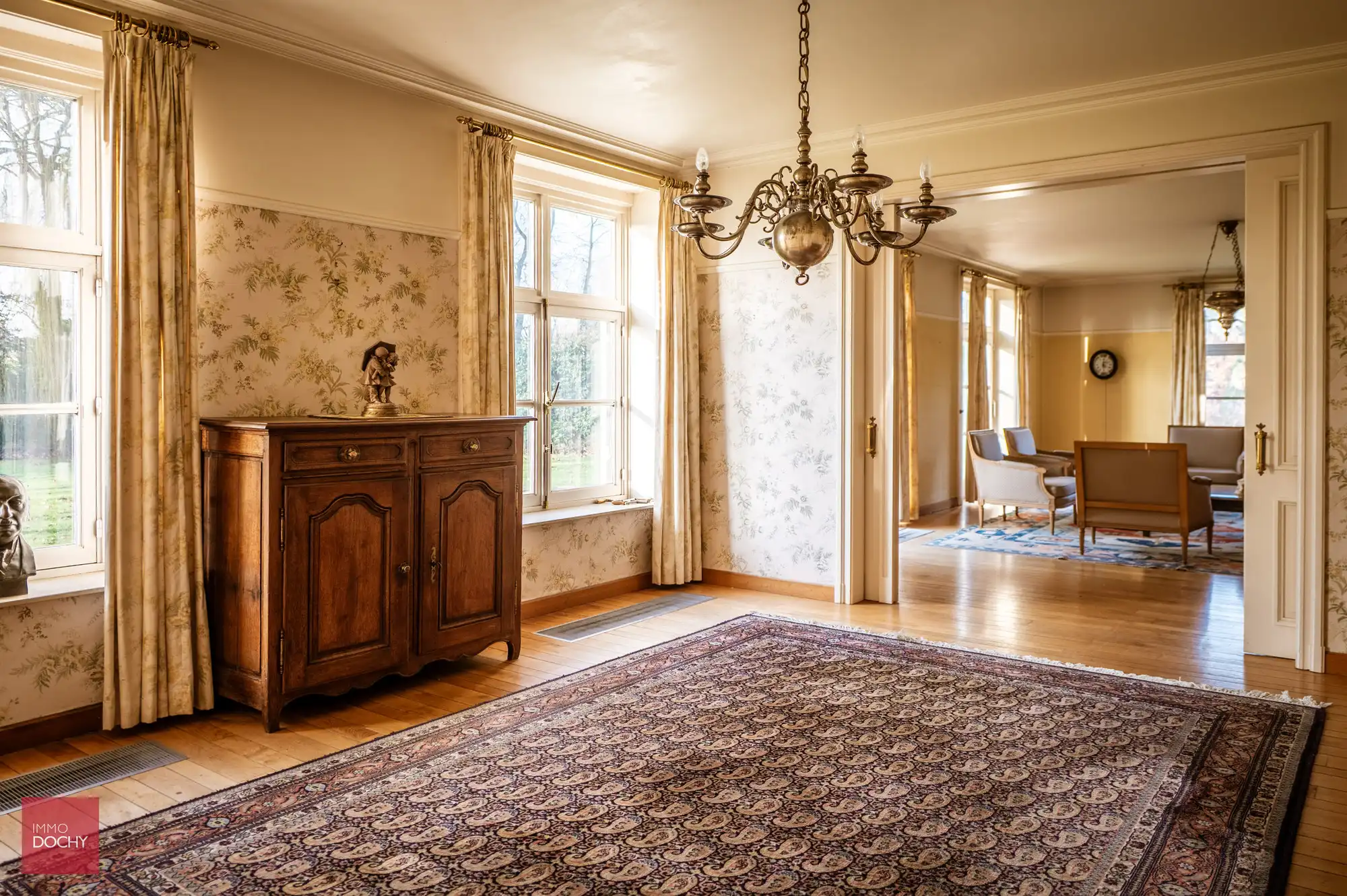 Ruime te renoveren villa op ca. 2.800m² foto 8