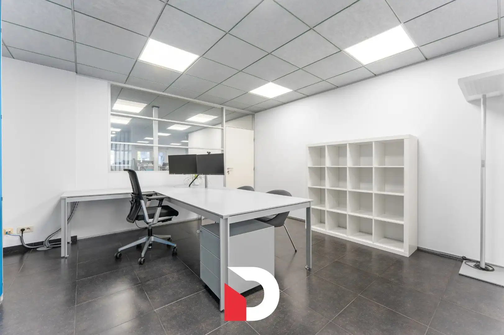 Instapklare en duurzame kantoorruimte van 310 m² te Kristus-Koning foto 8