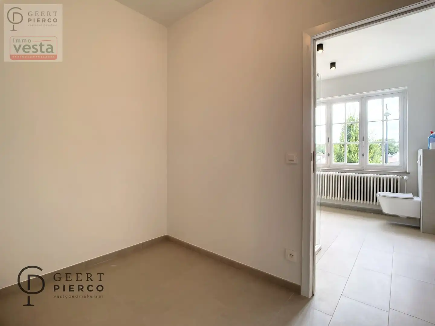 Prachtige gerenoveerde gezinswoning foto 26