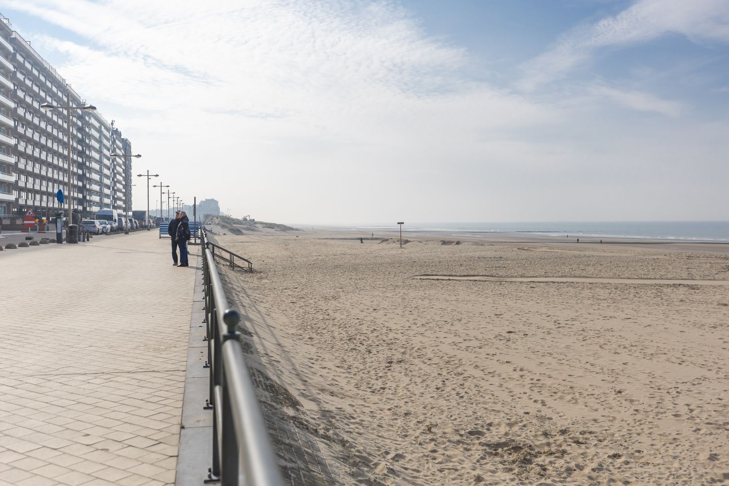 Gerenoveerde studio met prachtig frontaal zeezicht te Middelkerke foto 20