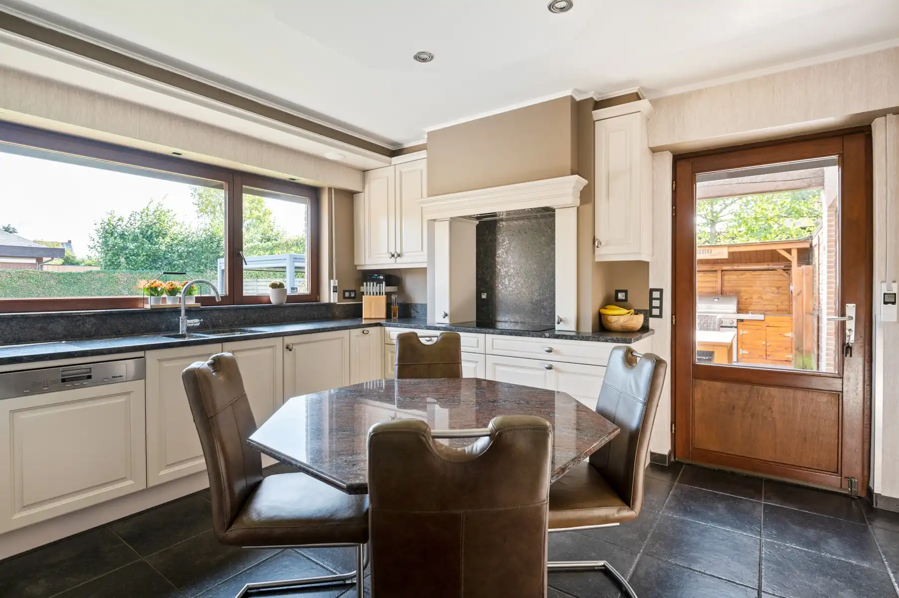 Uitstekend gelegen en energiezuinige woning foto 12