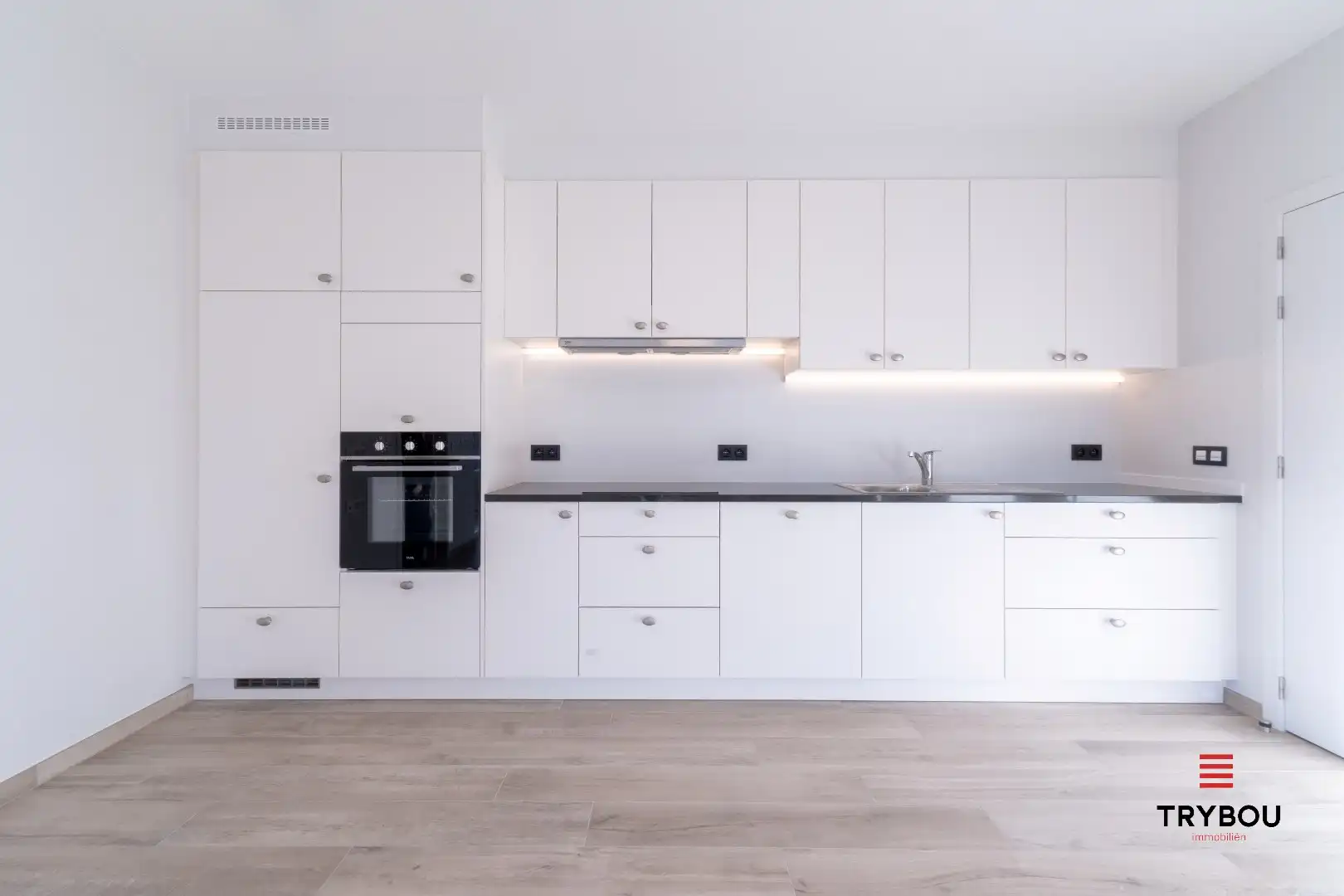 Instapklare, energiezuinige woning op het gelijkvloers in hartje Lo-Reninge foto 6