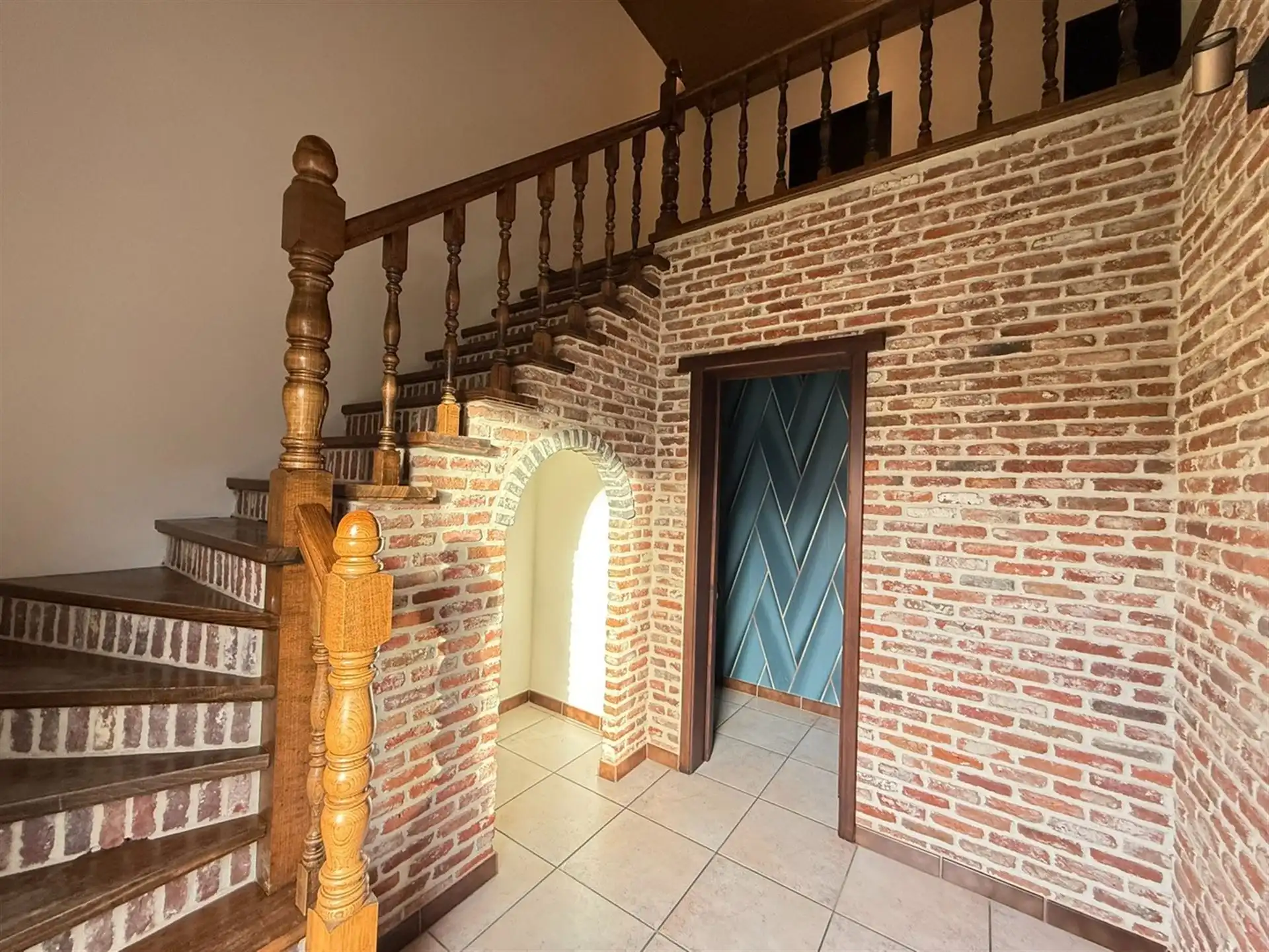 Charmante halfopen bebouwing met 2 slaapkamers foto 2