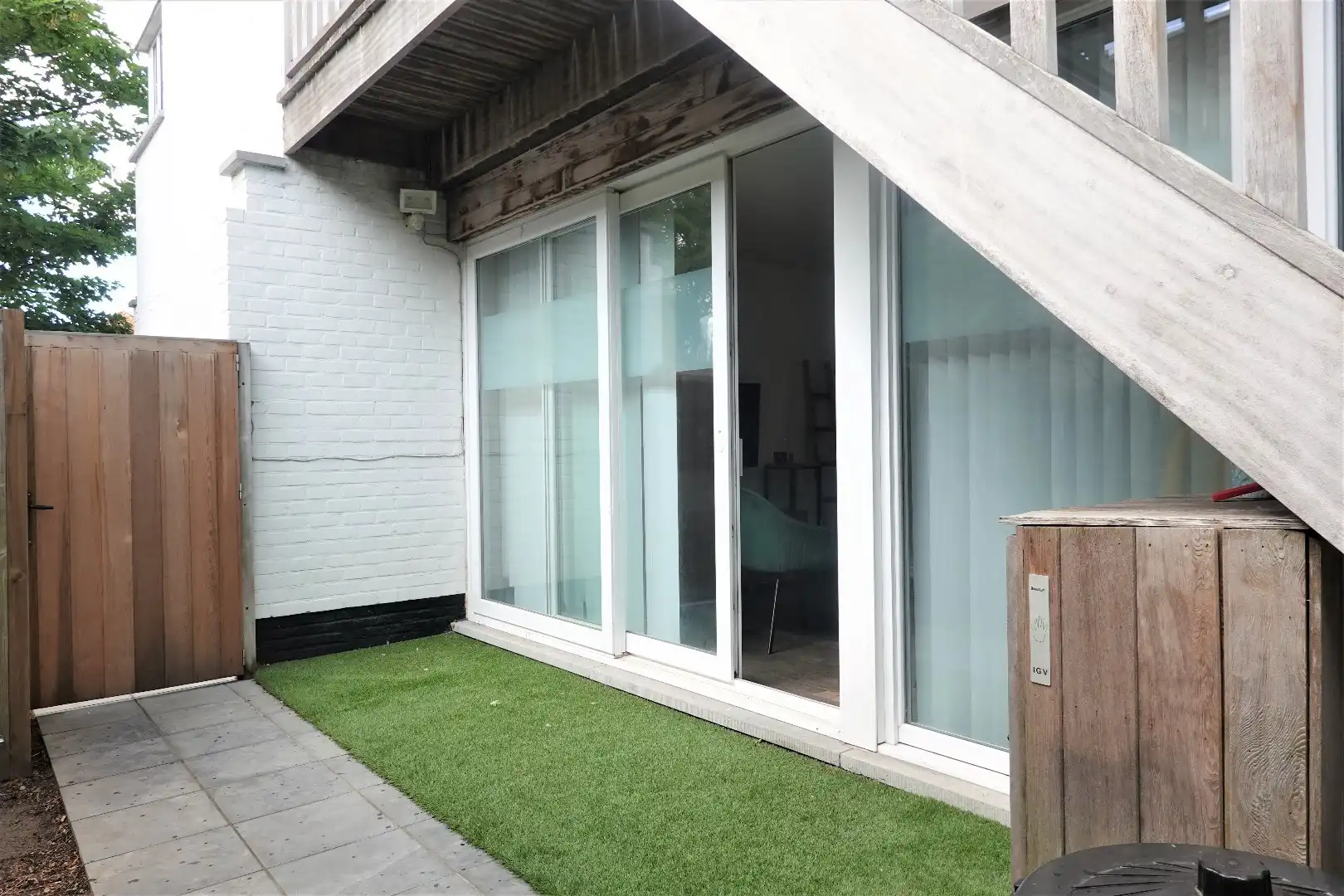 Ruim gelijkvloers appartement met koertje  foto 3