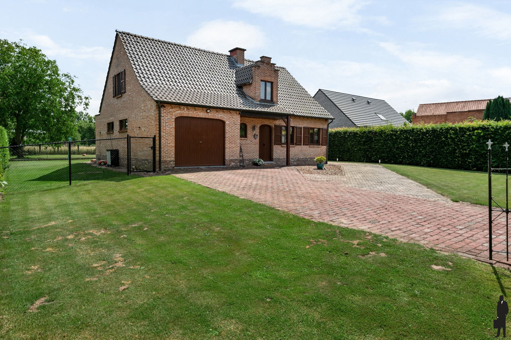 Vrijstaande woning op een perceel van 1.547 m² in Boechout foto {{pictureIndex}}