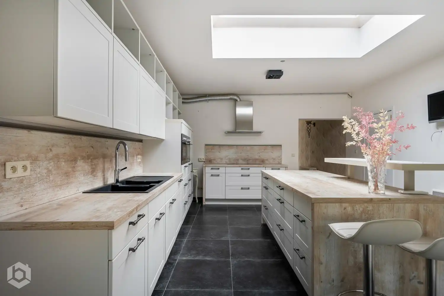 Zeer ruime kangoeroe-woning met achterliggend commerciële units met uitbereidingsmogelijkheden (KMO bestemming) foto 7