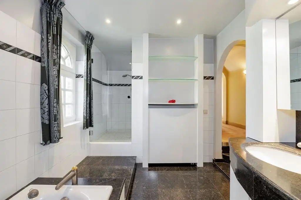 Mooie villa in de doodlopende straat in wijk "Zonnebos" foto 19