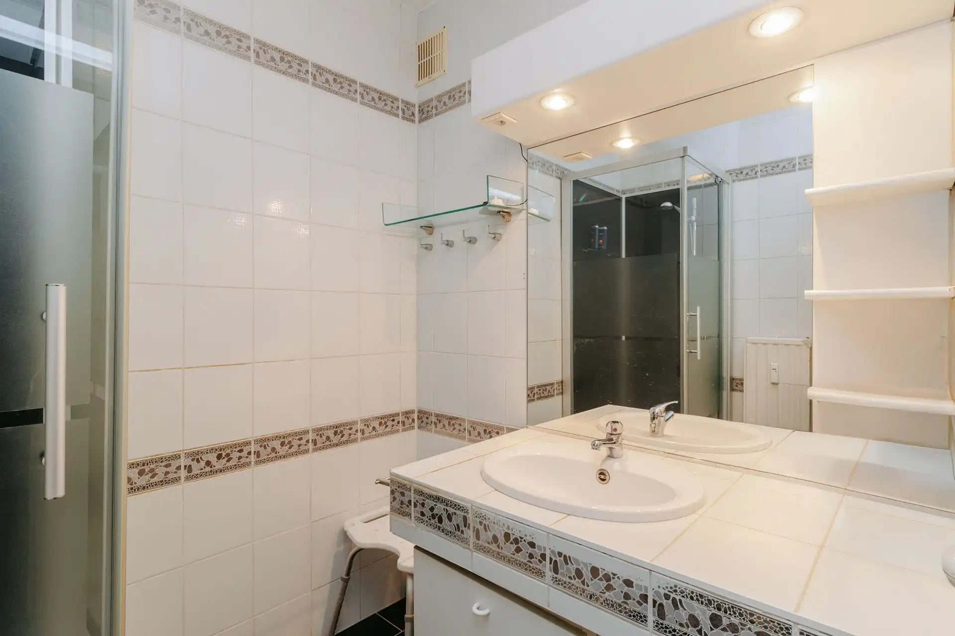 Ruim appartement op de 5de verdieping met autostaanplaats foto 9