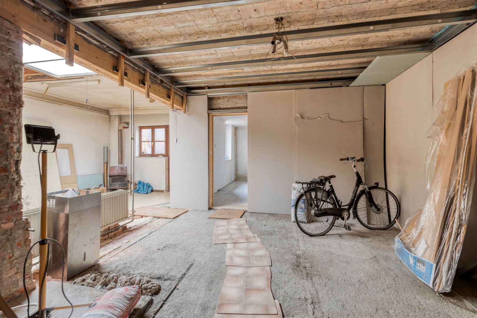 Te renoveren gelijkvloers appartement foto 15