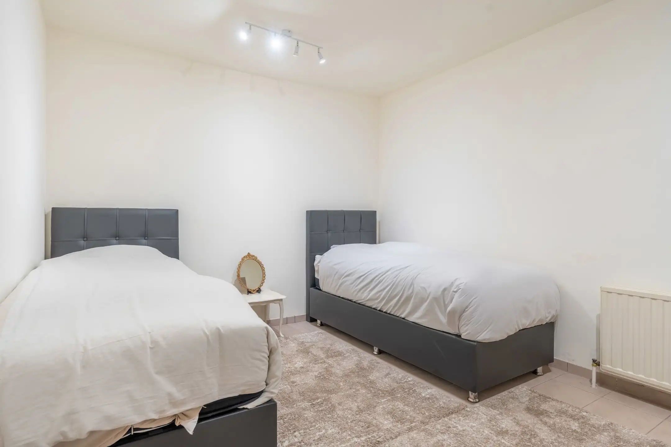 Volledig vernieuwde  woning/kantoor/handelspand met 5 slpks foto 35